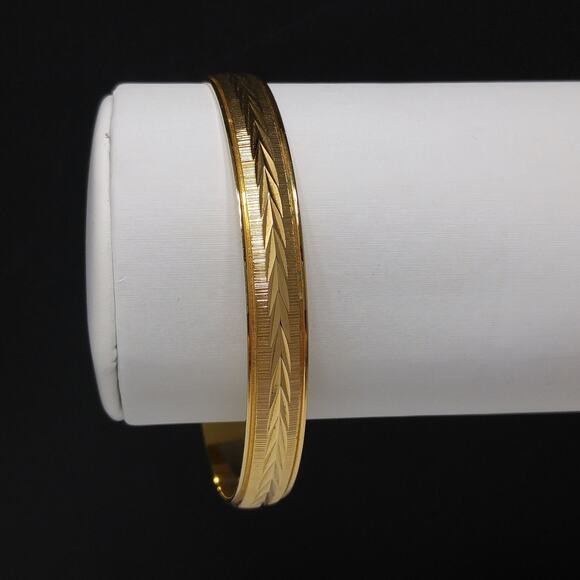 Vintage Monet Gold Plated Bangle Bracelet, 1960s Vintage Jewelry - Picture 7 of 10